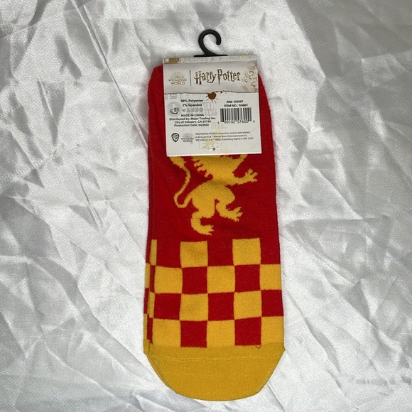 ⚡️HP🎉 11/1/24 NWT⚡️Harry Potter: Gryffindor House ankle high socks⚡️ - Picture 4 of 9